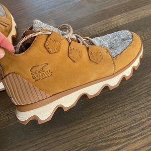 Sorel kinetic caribou boot